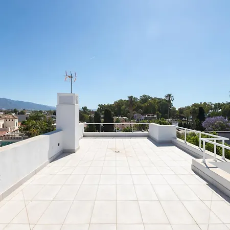 Villa Espectacular Con Piscina En *