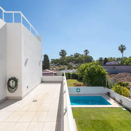 Villa Espectacular Con Piscina En *