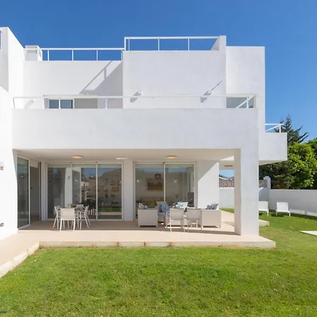 Espectacular Con Piscina En *